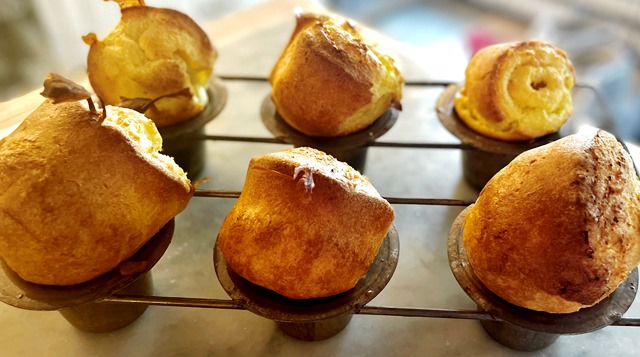https://lacuisineus.com/wp-content/uploads/2021/06/popovers-out-of-the-oven.jpg