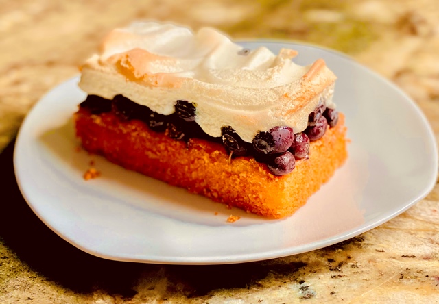 Berry Meringue Slices