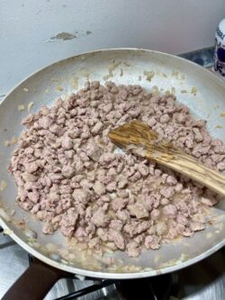 gramigna - cooking the sausage without browning it