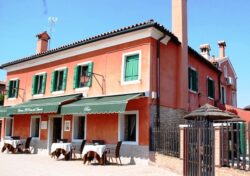Osteria al ponte del diavolo exterior from isolaburano website