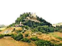 Castello di Canossa photo by Di Parma 1983 on Wikipedia site