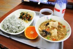 Japanese School lunch image from Japanese Food Guide website