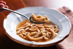 Passatelli-in-brodo_Giallo Zafferano