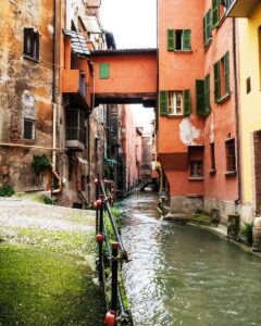 Canale di Moline in Bologna, from the Welcome site